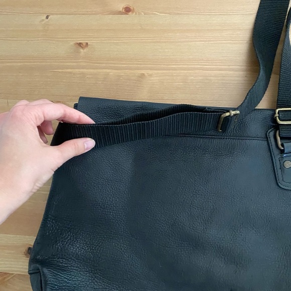 French Connection Black Leather Messenger Bag Adjustable Strap Unisex - Picture 15 of 15